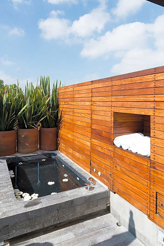 Dos Casas Hotel & Spa