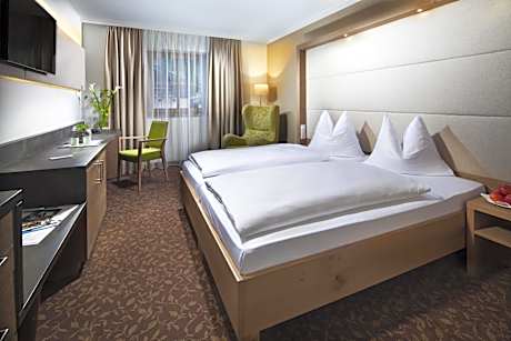 Double or Twin Room with Bathroom