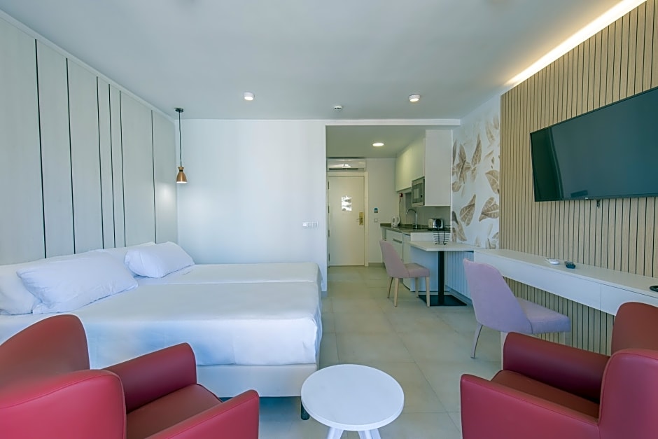 Aparthotel BCL Levante Beach
