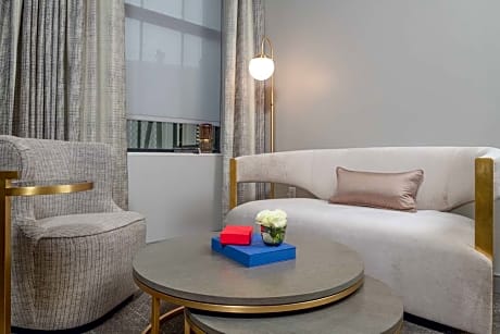 2 Queen Deco Suite