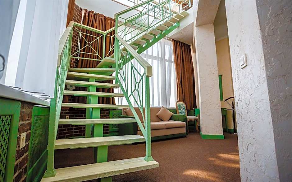 Grand Sapphire Hotel