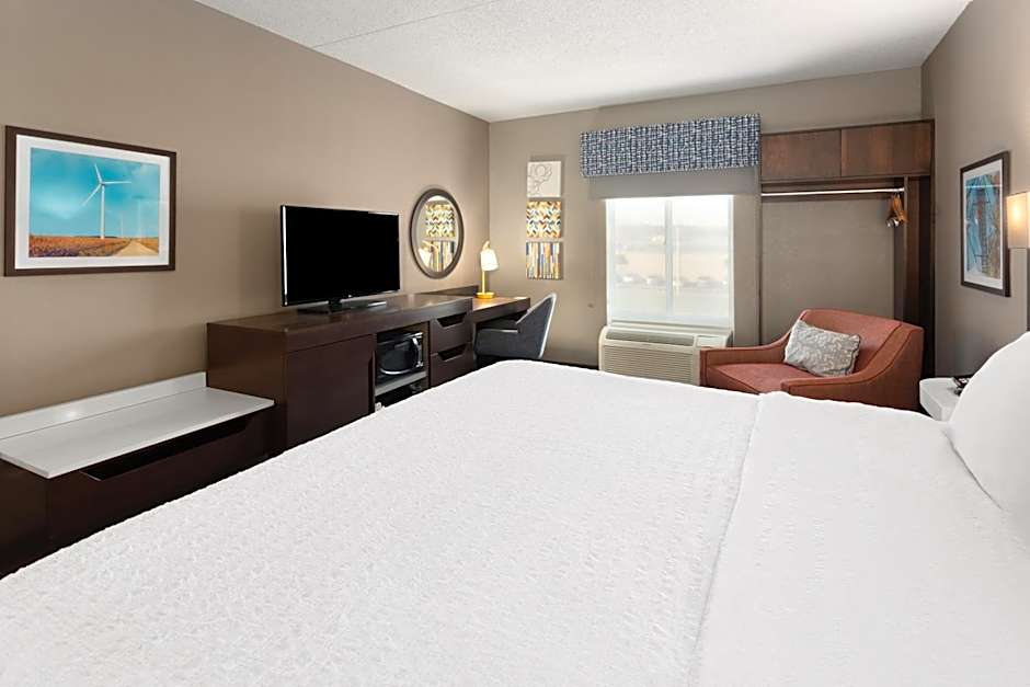 Hampton Inn & Suites Scottsburg