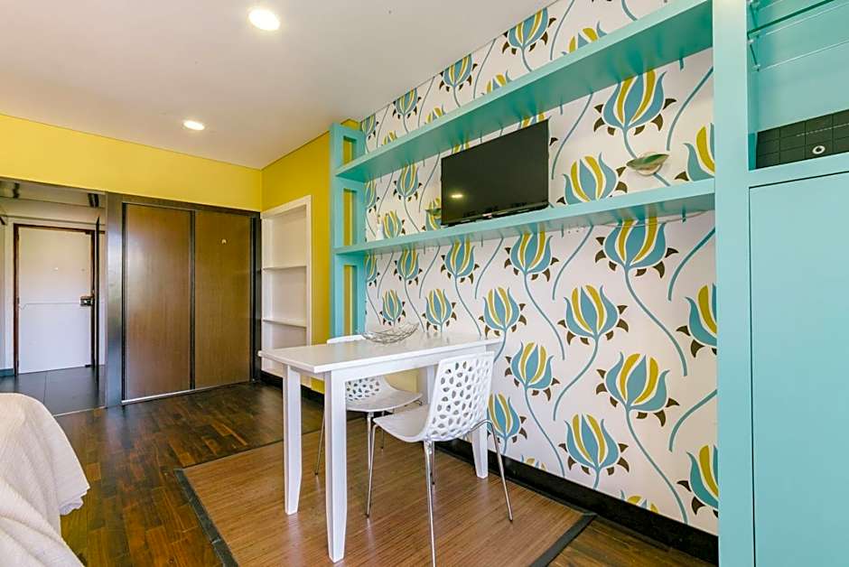 Rent4Rest Estoril Beachfront Apartments