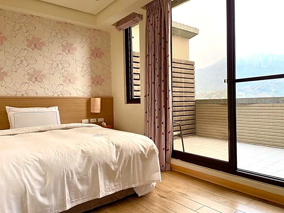 兩腳詩集綠活學旅 l 全自助入住旅館 l