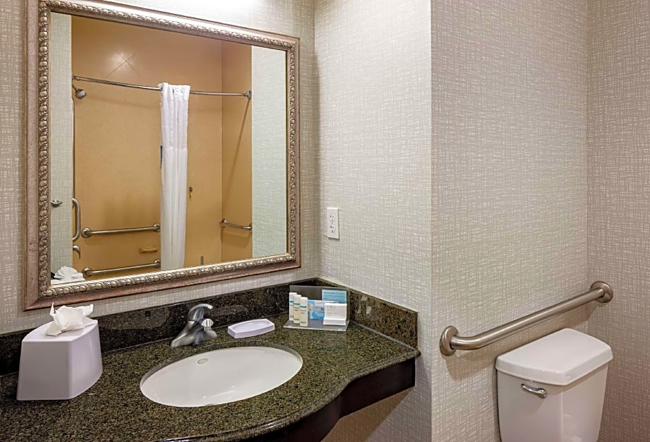 Photo 1 of 1 of 2 Queen Beds, Mobility Accessible, Bathtub