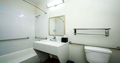 Accessible - 1 King, Mobility Accessible, Communication Assistance, Bathtub