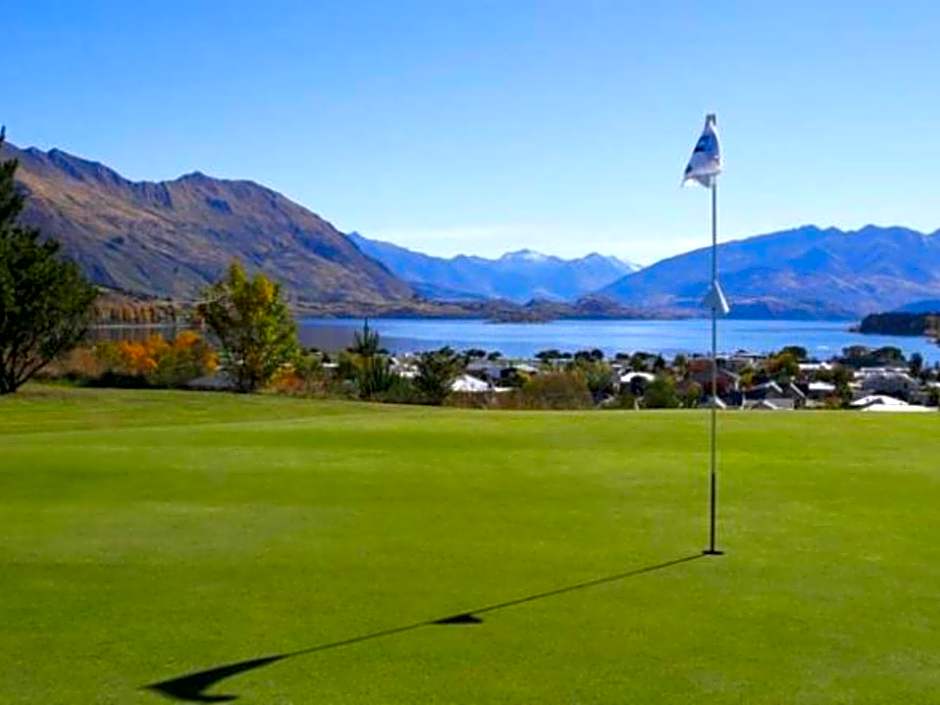 The Moorings Motel and Apartments