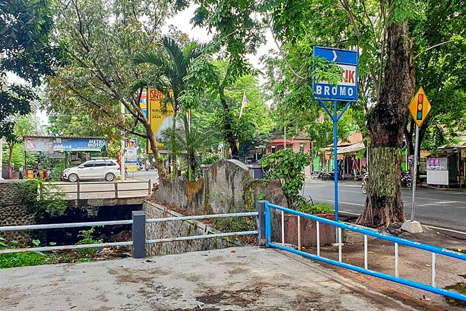 Bromo 22 Homestay Syariah near Terminal Bayuangga Probolinggo Mitra RedDoorz