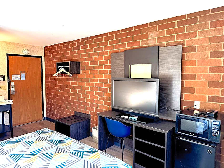 Motel 6-Eau Claire, WI