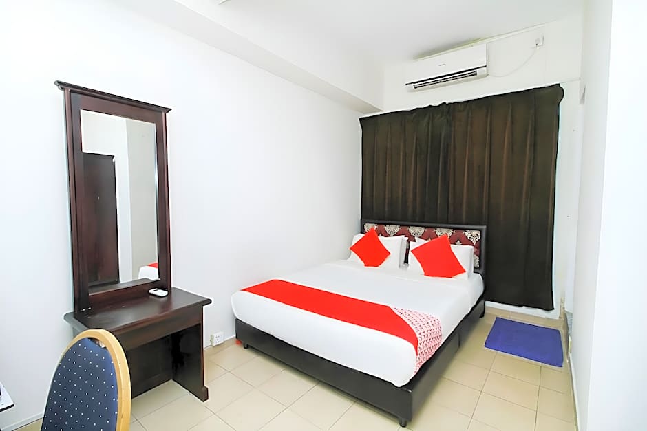 Green Palace Inn