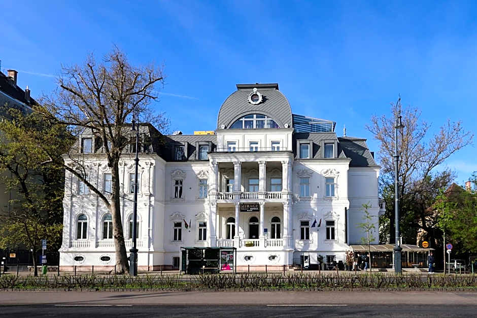 Mirage Medic Hotel