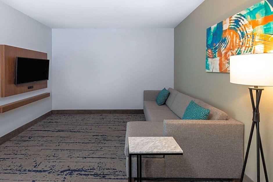  La Quinta Inn & Suites by Wyndham Dallas - Frisco Stadium