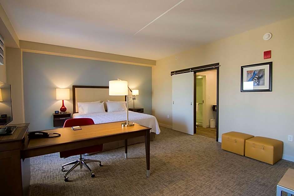 Hampton Inn By Hilton & Suites Tulsa Downtown, Ok