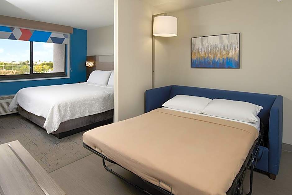 Holiday Inn Express Hotel & Suites Kendall East-Miami By IHG