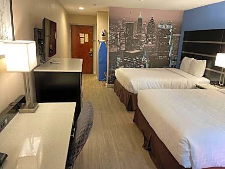 Standard Queen Room with Two Queen Beds - Non Smoking