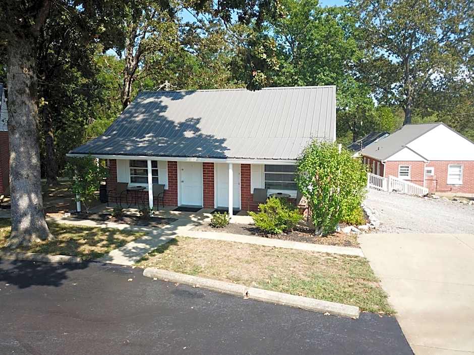 Early American Motel