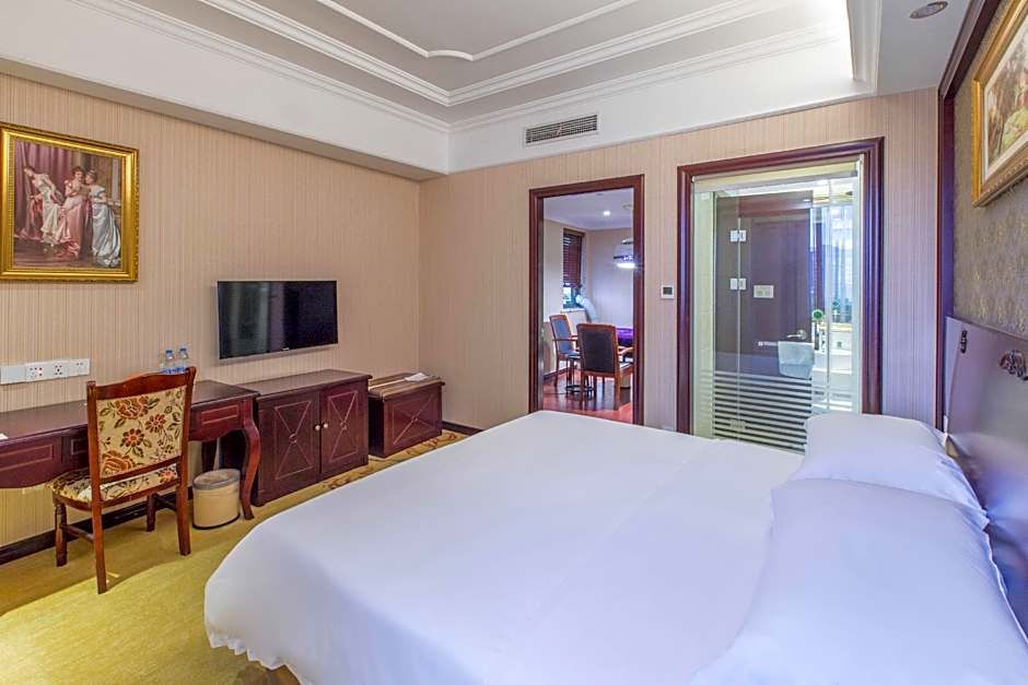 Vienna International Shanghai Pudong Xinchang