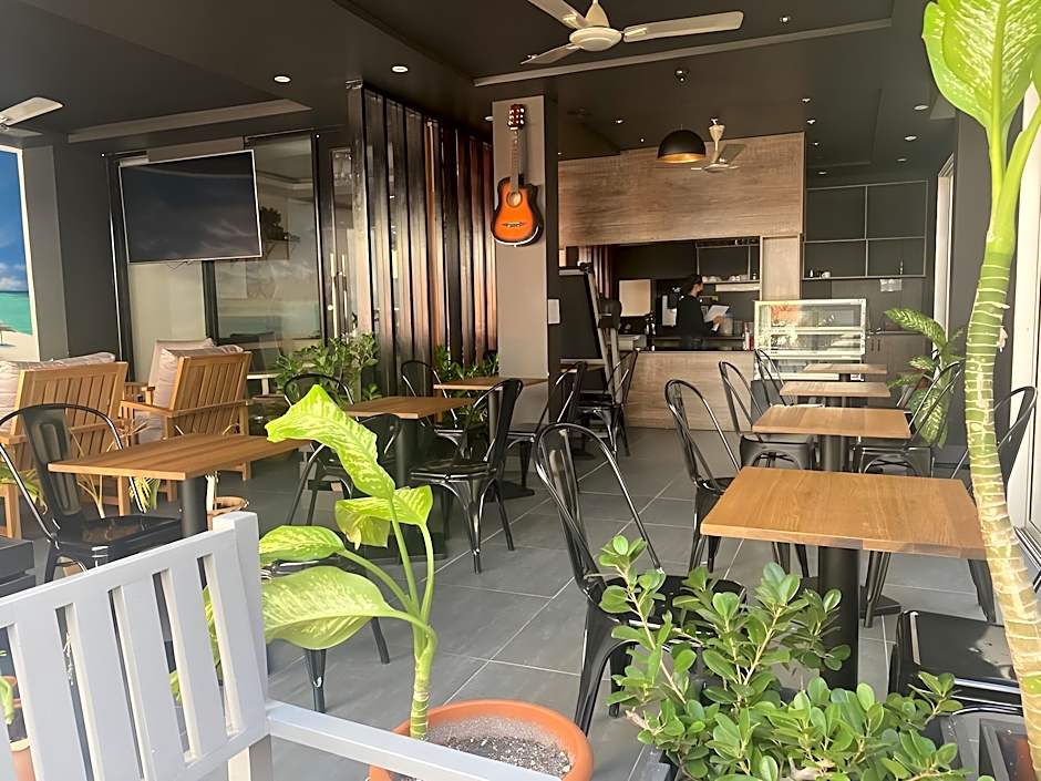 Turquoise Residence by UI