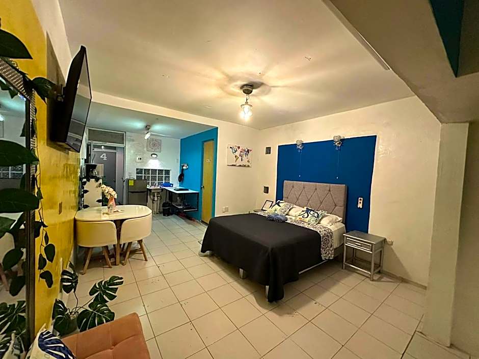 Suites Brisa Marina - atrás de Playa Regatas y el Malecón, 6 calles del Acuario