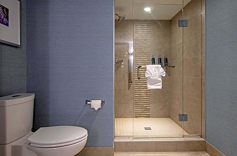 DoubleTree by Hilton West Edmonton
