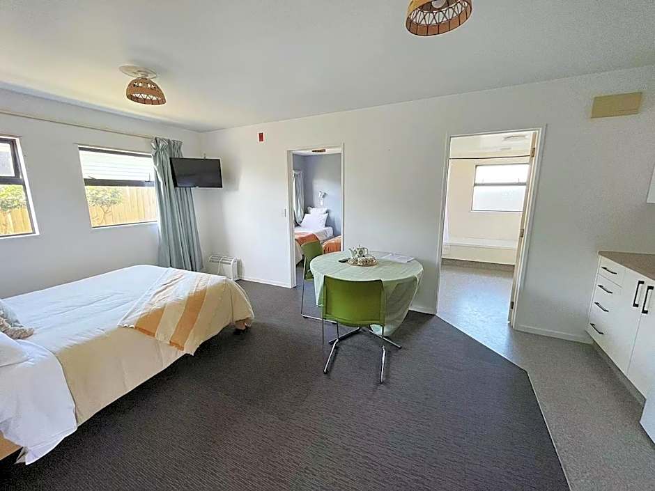 AAA Northlands Motel