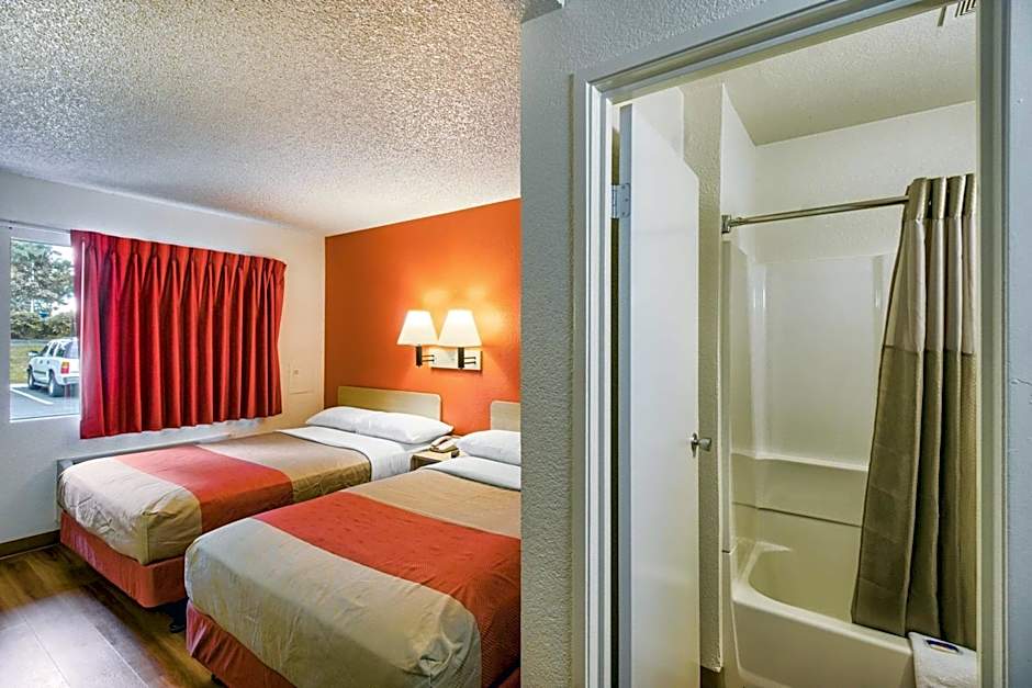 Motel 6-Everett, WA - South