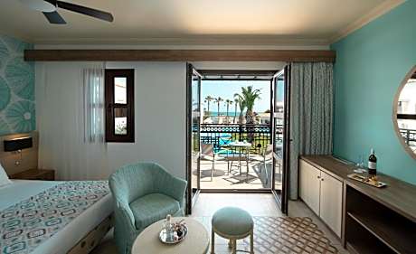 Bungalow with Sea View