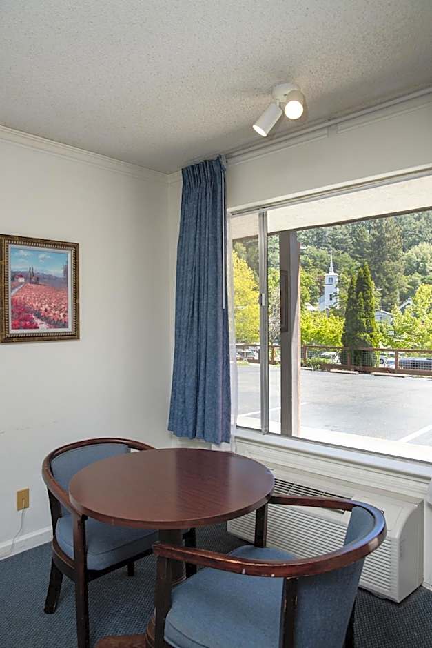 The Occidental Lodge