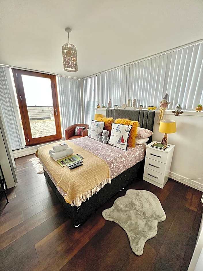 James Clow Bed & Breakfast & Apartments