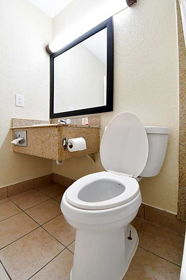 OYO Hotel Tyler Northwest Mineola Hwy