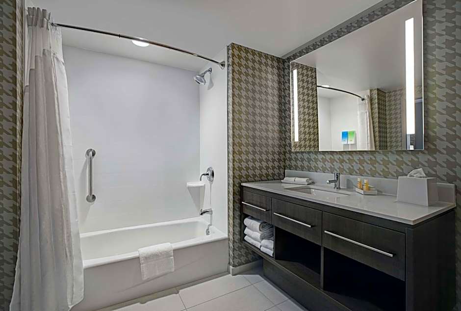 Home2 Suites by Hilton Milwaukee Downtown