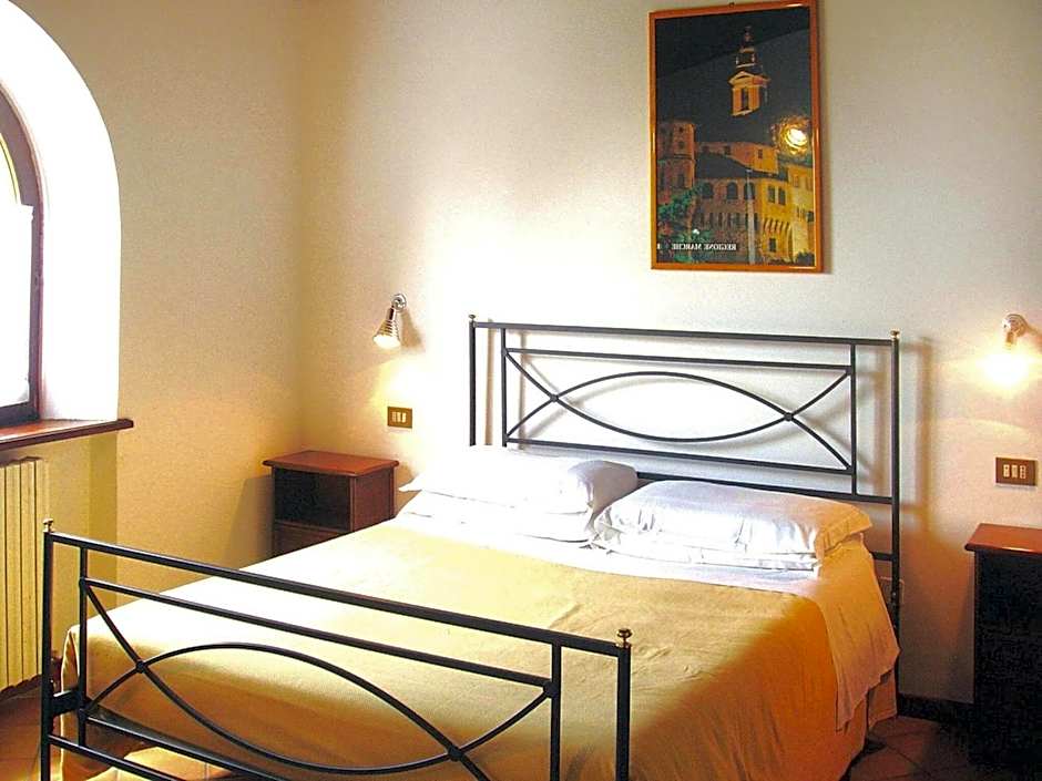 Apartment in Montelparo with Pool
