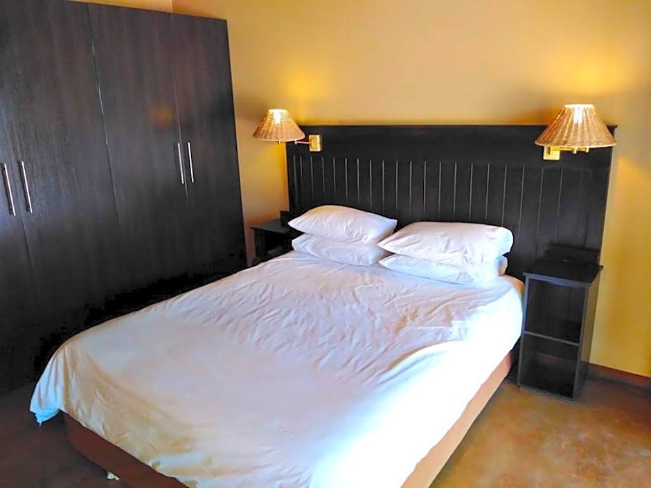 Zebula Golf and Wildlife Estate - Njala Crossing Pax 13 - Moi Signature Luxury villa