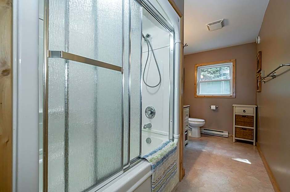 Waterfront W Sauna, Hot Tub & Boat Slip