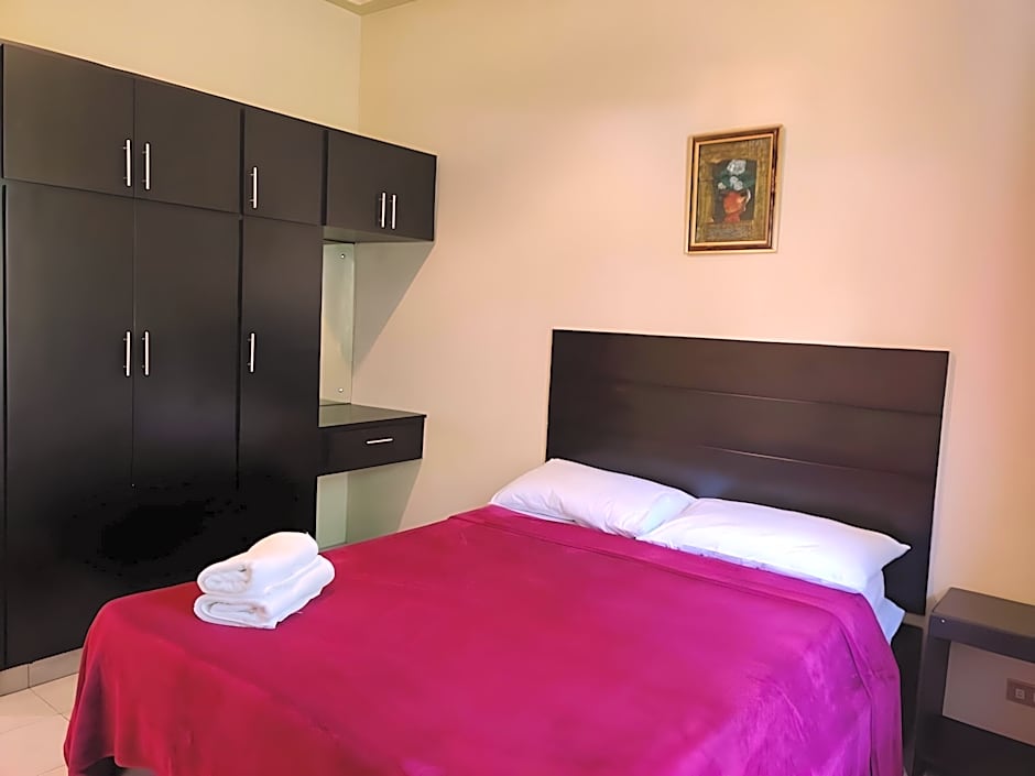 Red Knight Gardens Apartelle