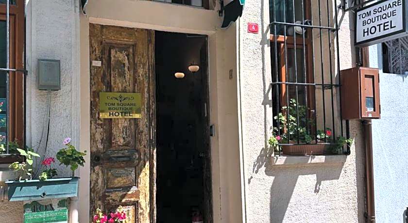 Tom Square Boutique Hotel