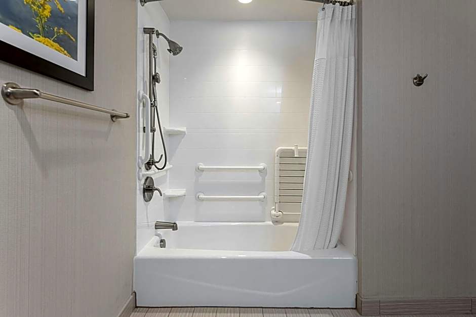 Courtyard by Marriott Asheville Airport