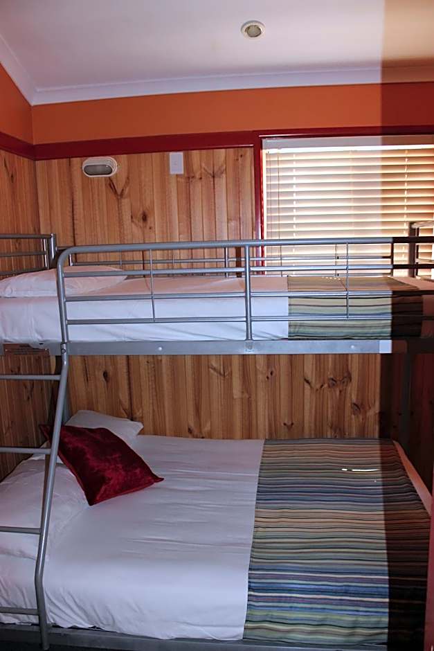 Aussie Outback Oasis Holiday Park