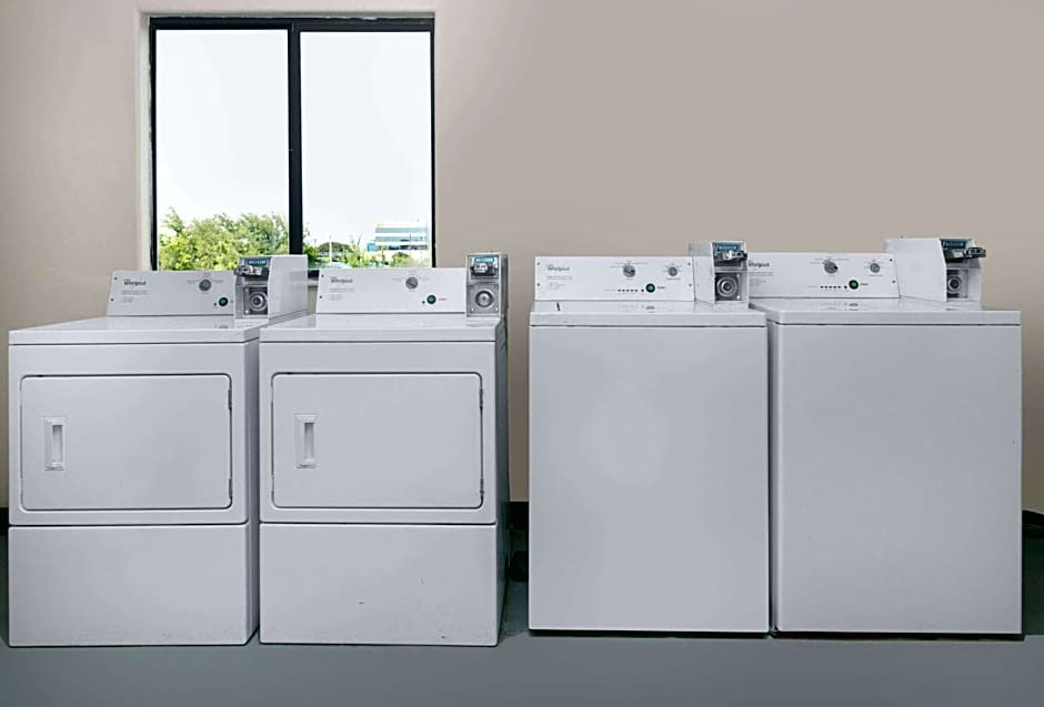 Super 8 by Wyndham New Braunfels I-35