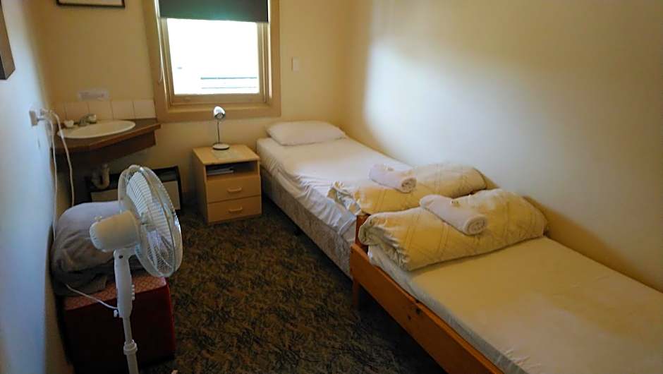 Delatite Hotel