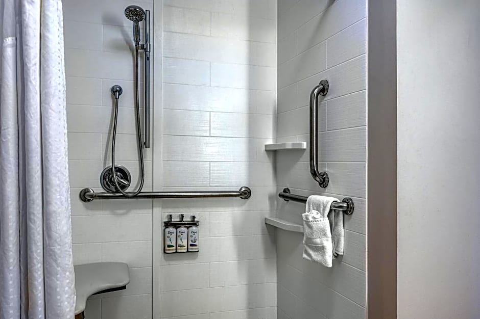 Holiday Inn Express & Suites Vandalia By IHG