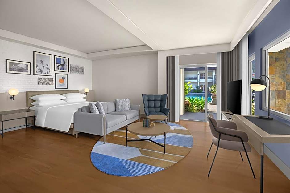 Photo 1 of 5 of 1 King Bed Suite, Balcony