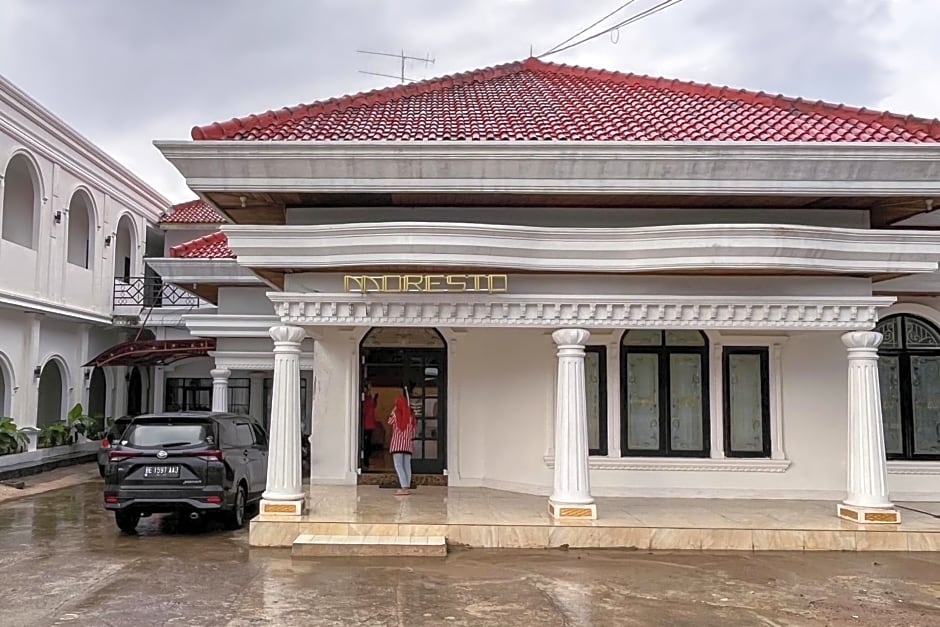 Moresto Hotel Mitra RedDoorz