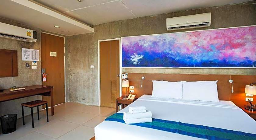 B2 Sea View Pattaya Boutique & Budget Hotel
