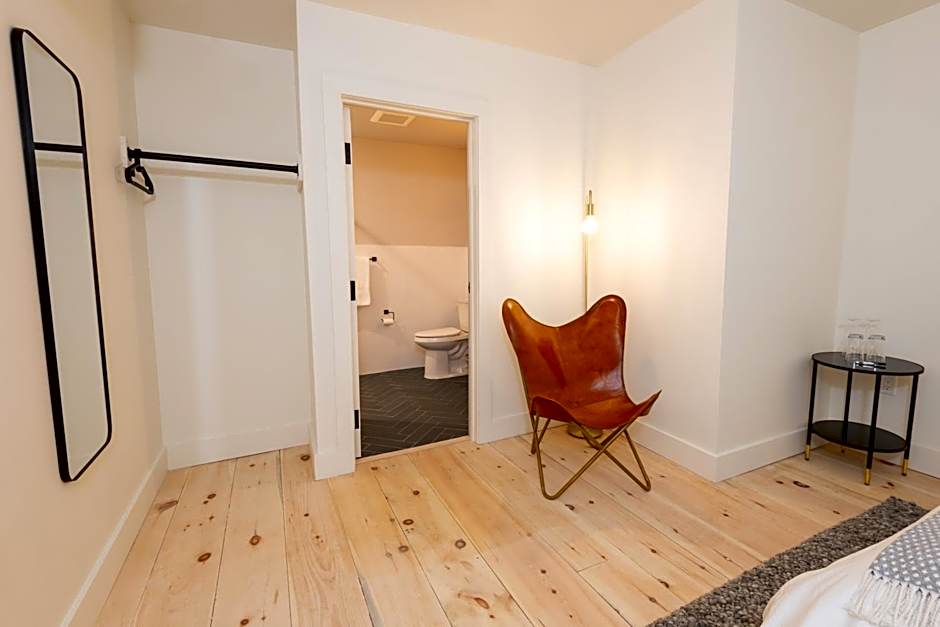 Foto 1 di 6 di 1 Queen Bed Suite