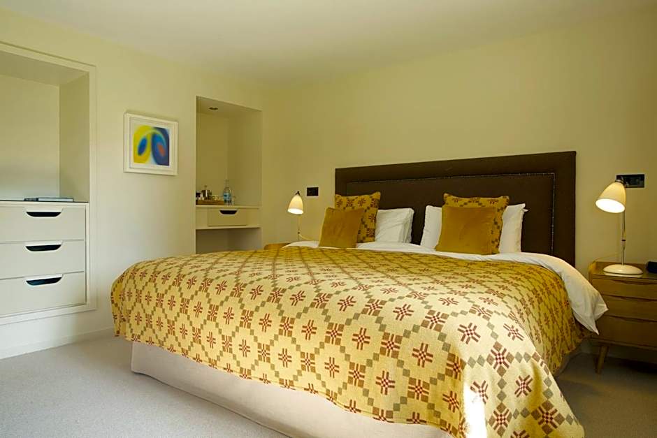 The Plume of Feathers