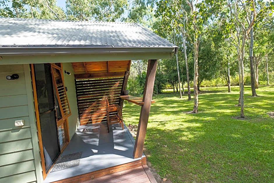 Airlie Beach Eco Cabins - Adults Only