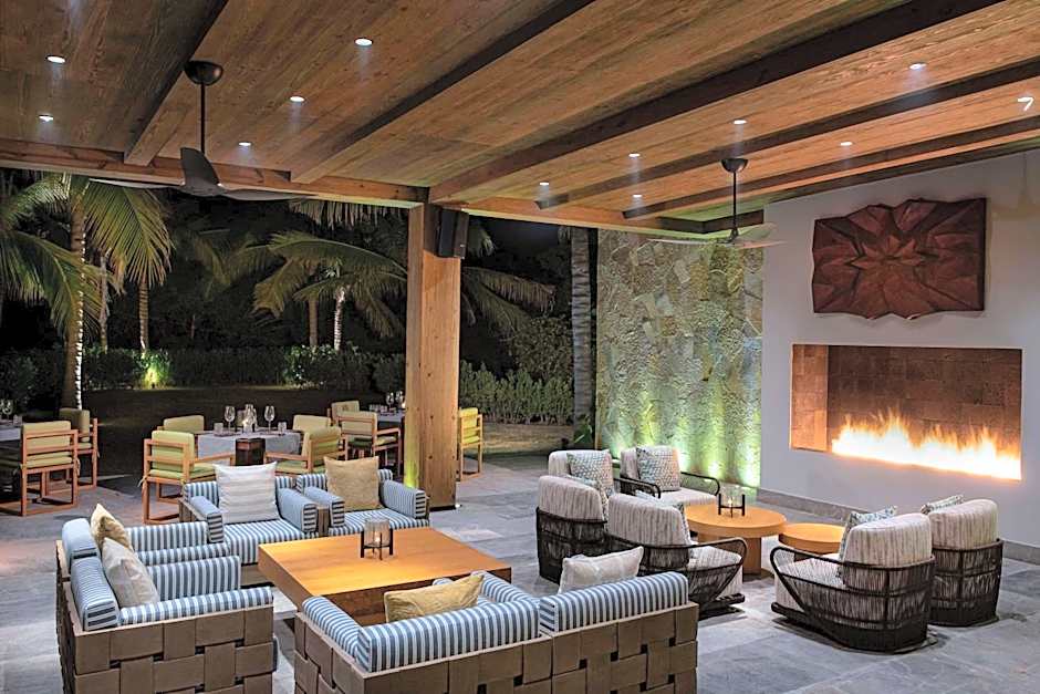 Conrad Punta de Mita