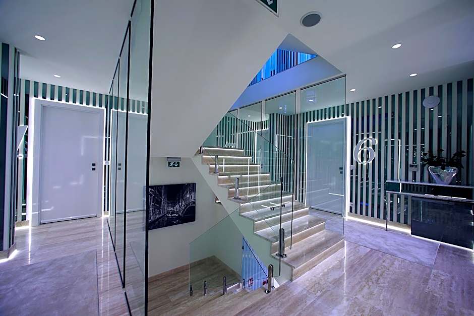 Hotel 9