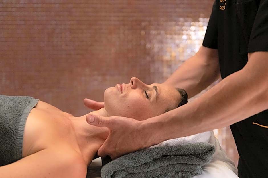 Grand Plaza Hotel & Wellness